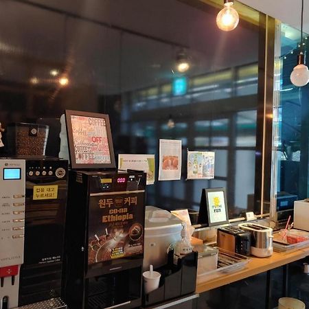 Sky Hotel Changwon Εξωτερικό φωτογραφία