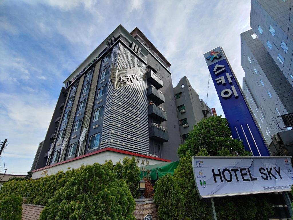 Sky Hotel Changwon Εξωτερικό φωτογραφία