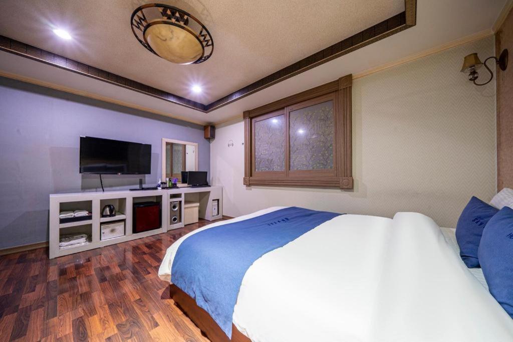 Sky Hotel Changwon Εξωτερικό φωτογραφία
