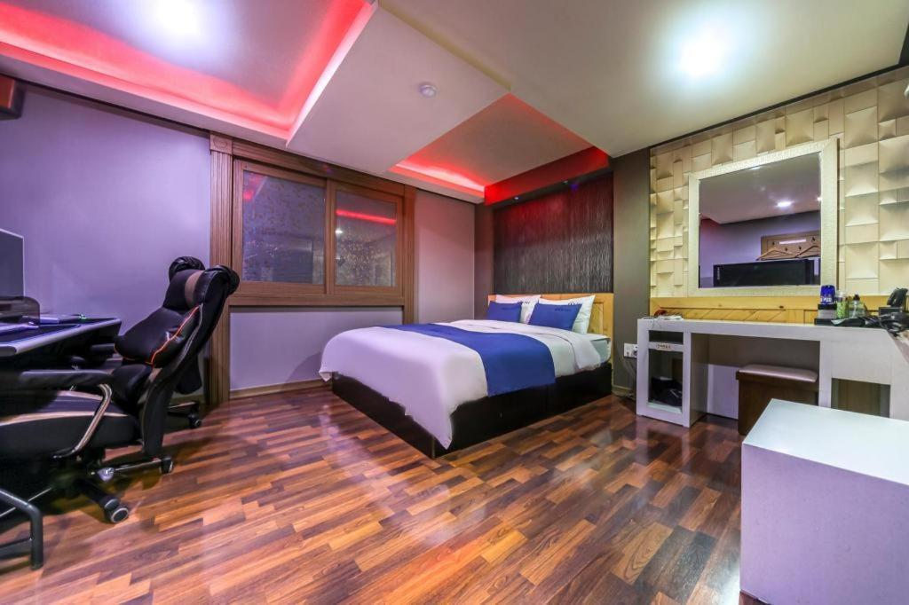 Sky Hotel Changwon Εξωτερικό φωτογραφία