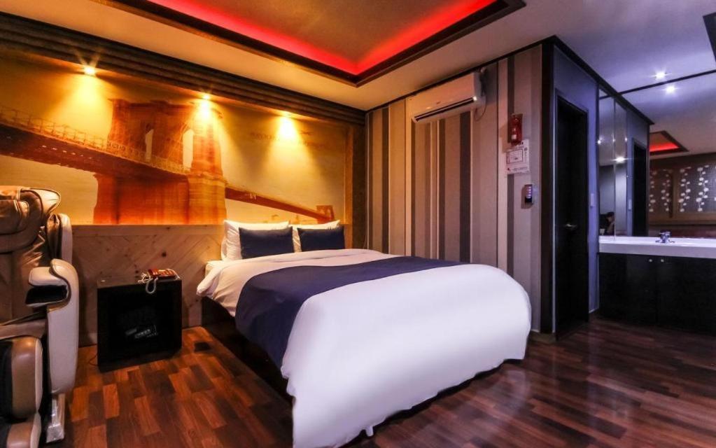 Sky Hotel Changwon Εξωτερικό φωτογραφία
