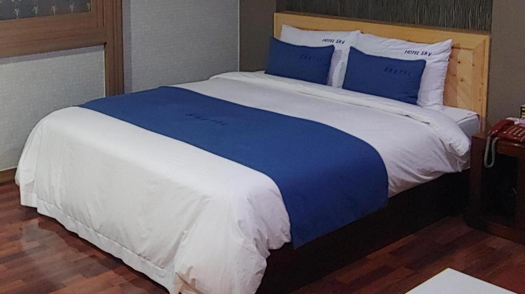 Sky Hotel Changwon Εξωτερικό φωτογραφία