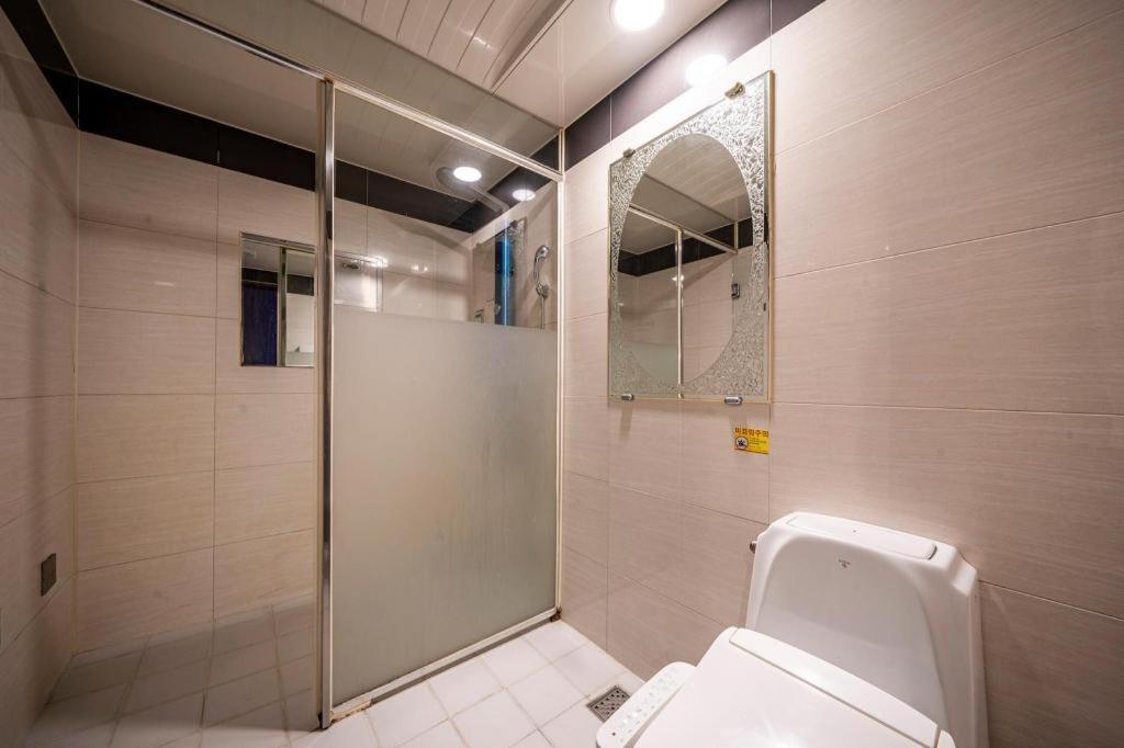 Sky Hotel Changwon Εξωτερικό φωτογραφία