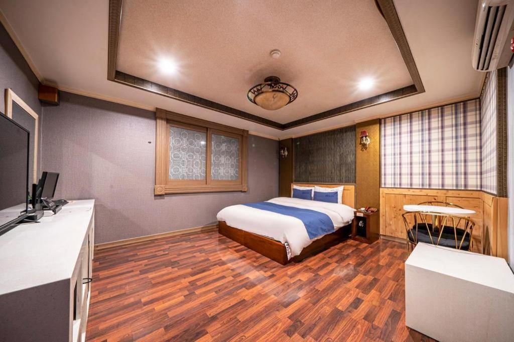 Sky Hotel Changwon Εξωτερικό φωτογραφία