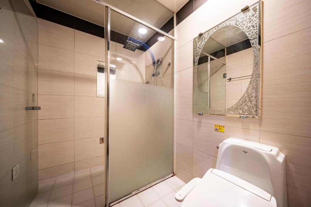 Sky Hotel Changwon Εξωτερικό φωτογραφία