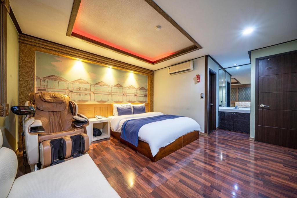 Sky Hotel Changwon Εξωτερικό φωτογραφία