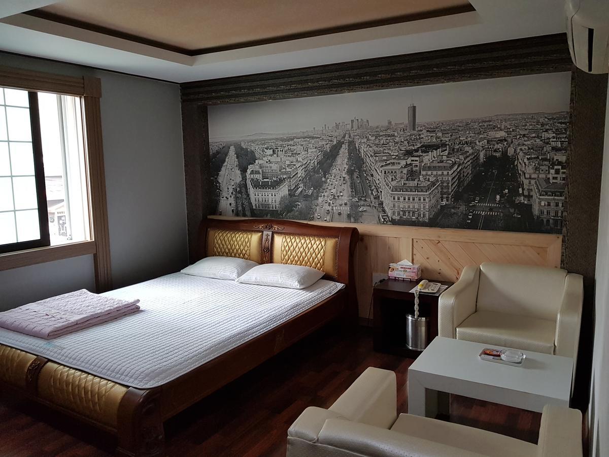 Sky Hotel Changwon Εξωτερικό φωτογραφία